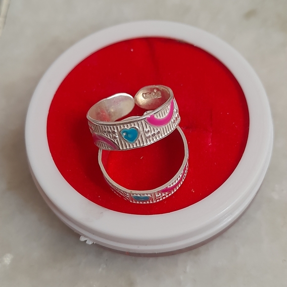 Beautiful new 😍 adjustable toe rings - Picture 7 of 8